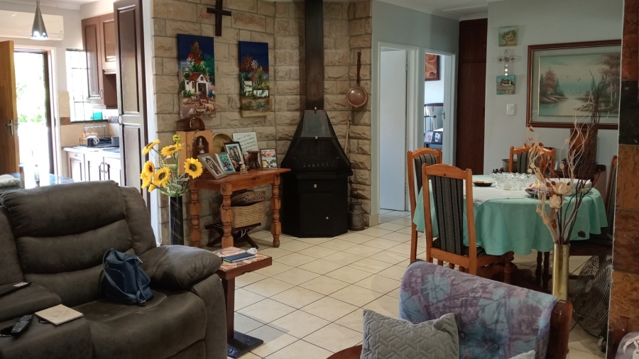 3 Bedroom Property for Sale in Langenhovenpark Free State